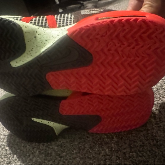 Nike LeBron Witness VII Mens Size 10 Authentic - Picture 4 of 5